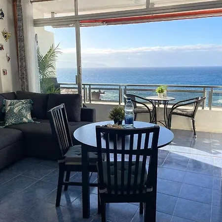 Beach View Holiday Apartment *